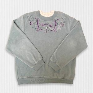 VTG Alia Fleece Pullover Crew Neck Sweater Sage Green Embroidered Grandmacore